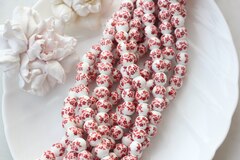 Бусина Шарик, керамика, белая с красной росписью, 8 мм, 1 нить, К149