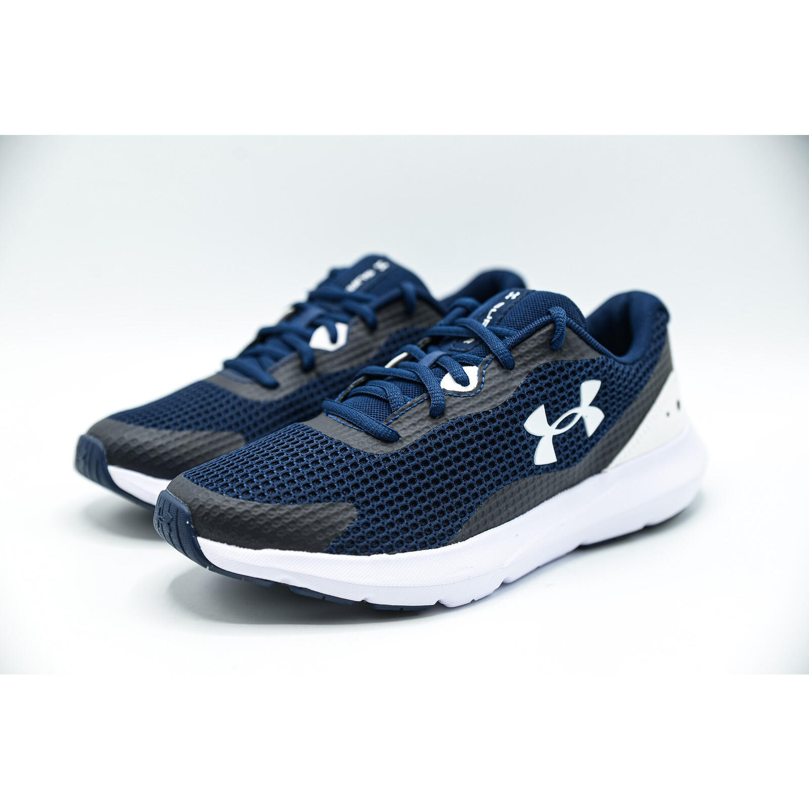 Мужские беговые кроссовки Under Armour Surge 3 купить в Москве ...