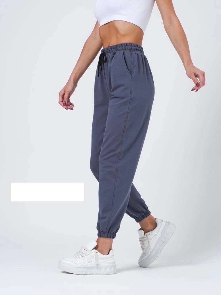 Купить женскую спортивную обувь