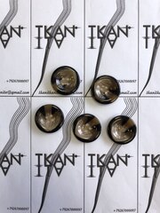 Пуговица пластиковая четырехпрокольная (пластик, Темно-коричневый роговой/бежевый блик колоски, 26)