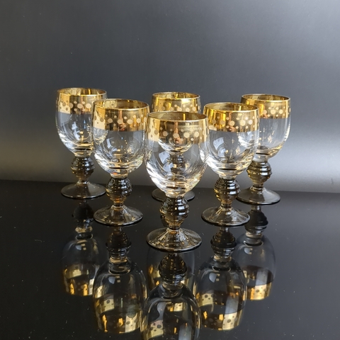 Рюмки стеклянные набор из 6 штук на ножке из дымчатого стекла, золочение, декор, 10 см, винтаж СССР 1970-1990 гг