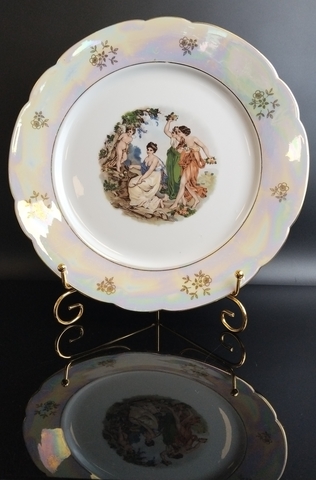 Блюдо фарфоровое большое круглое из сервиза "Мадонна", Kahla GDR, люстр, изображение, золочение, винтаж времён 1970-1990 гг