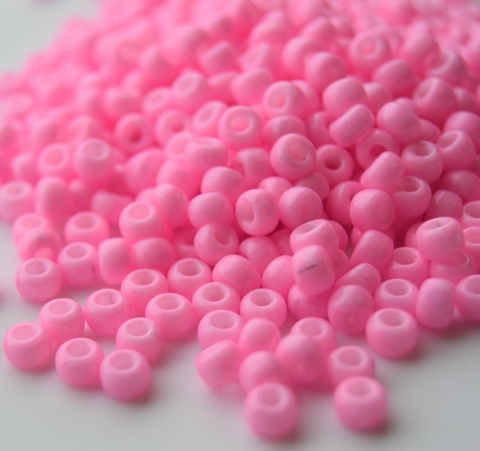 15/0 RR-0415 Opaque pink