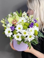 Шляпная коробка с цветами