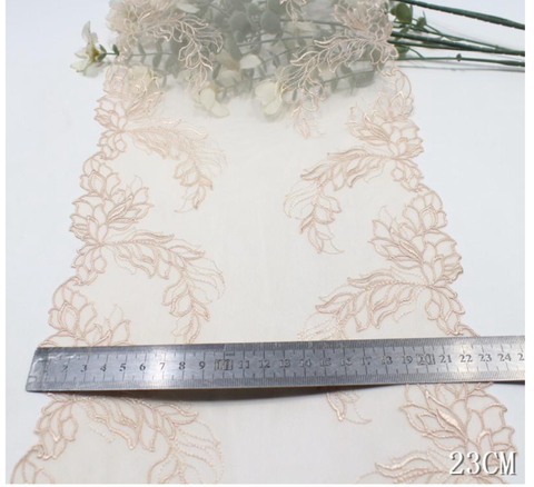 Вышивка на сетке серебристый пион 23 см