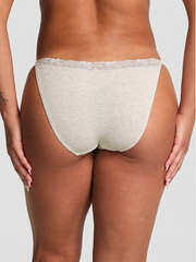 PINK БИКИНИ НА ЗАНИЖЕННОЙ ПОСАДКЕ С КРУЖЕВНОЕ ТЕСЬМОЙ