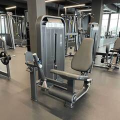 E-7002 Разгибание ног сидя (Leg Extension). Стек 135 кг