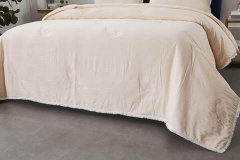 Покрывало 230x250 и 2 наволочки 50х70 Sofi De MarkO Наоми кремовое