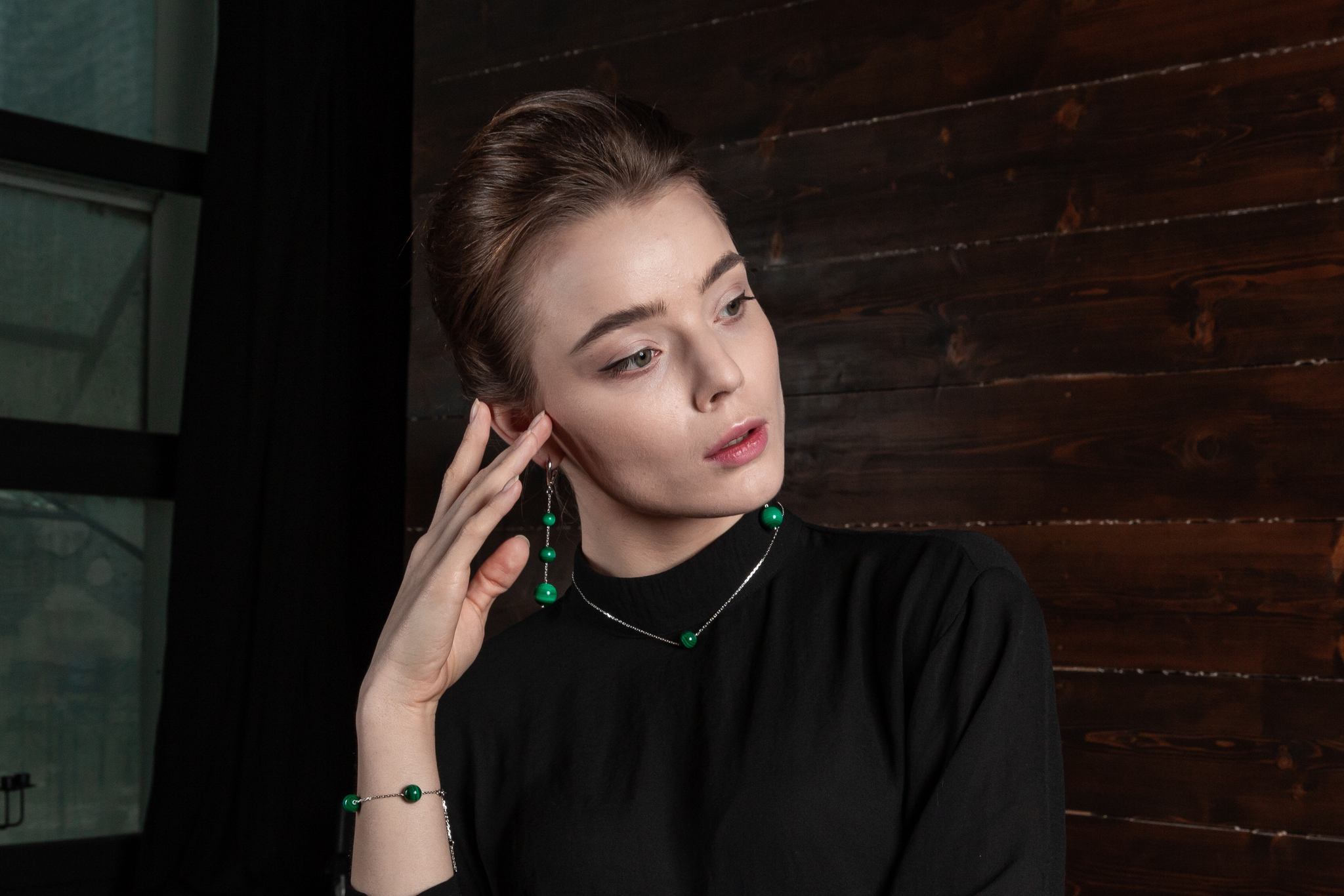 Серебряный чокер с малахитом