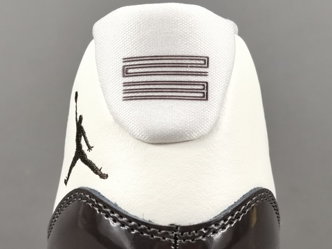 Air Jordan 11 'Neapolitan' 