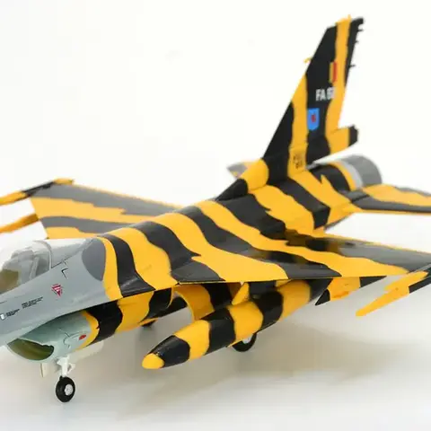 Модель Истребитель F-16 A/C Tiger Meet масштаб 1:72
