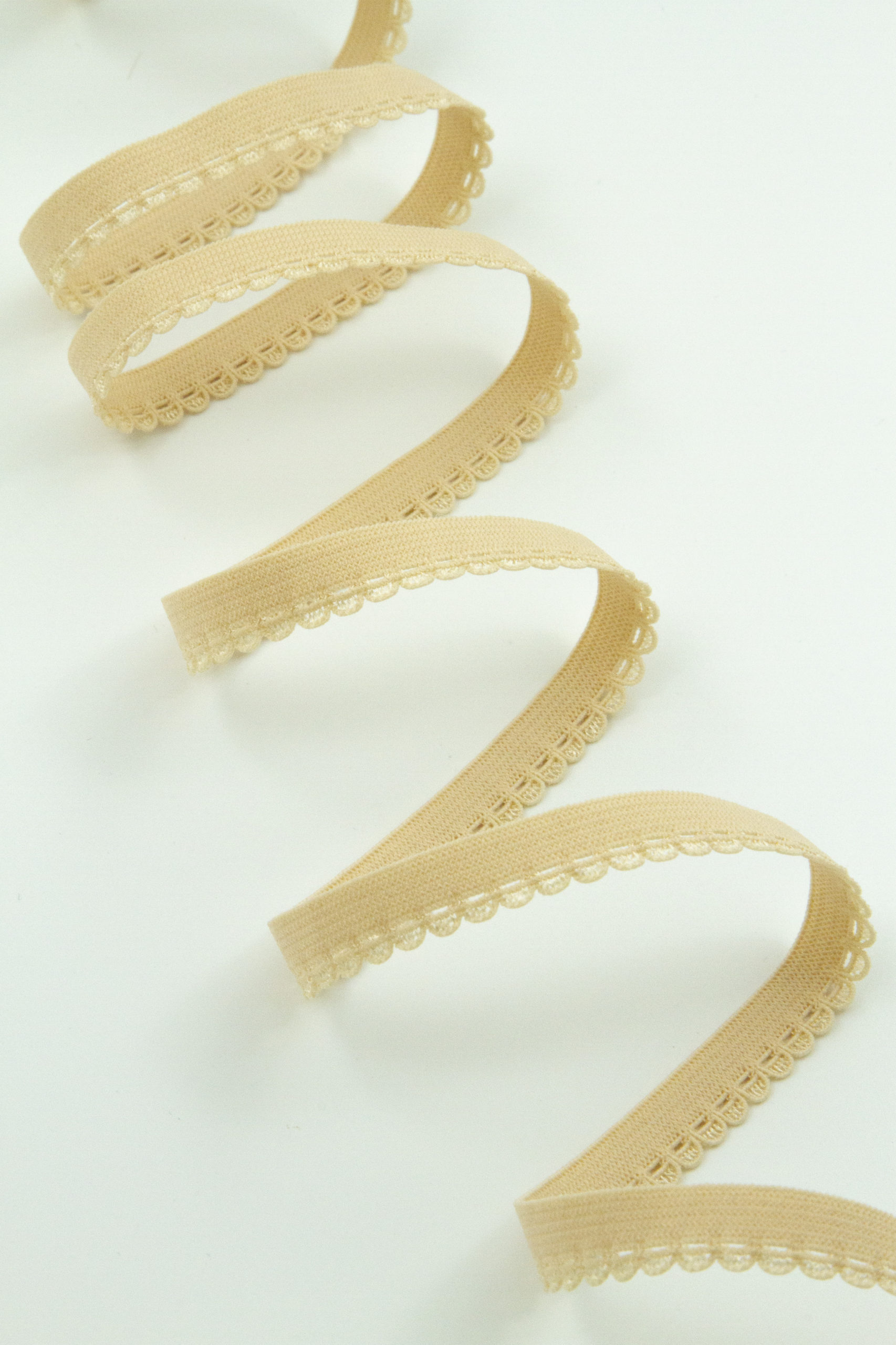 Резинка бельевая ажурная 10 мм с учетом фестона бежевая