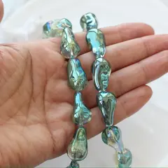 Бусины стеклянные, бирюзово-зелёный с переливами, фриформ 22*13 мм, 1 бусина, МК046