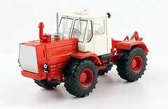 Tractor T-150K red-white 1:43 Hachette #127