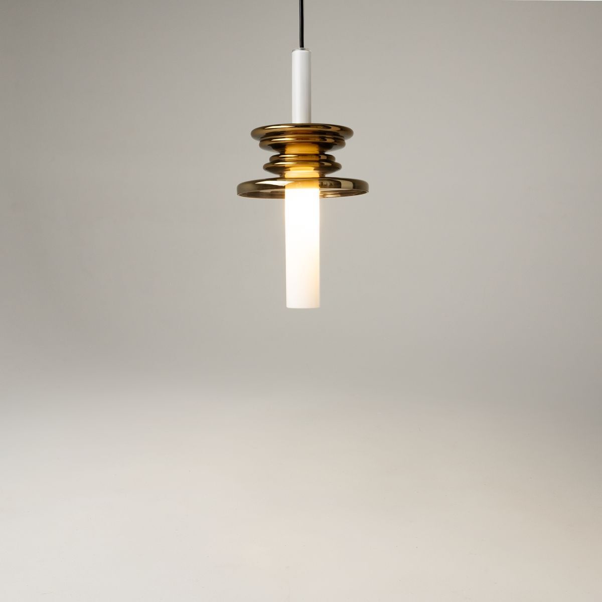 Подвесной светильник Maytoni Sound Wave MOD255PL-01B3