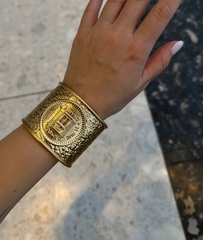 Браслет-манжета CHANEL матовое сатинированное золото