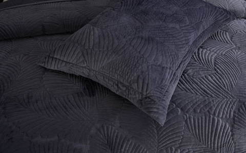 Покрывало 240х260 и 2 наволочки Sofi De MarkO Ноэль антрацит