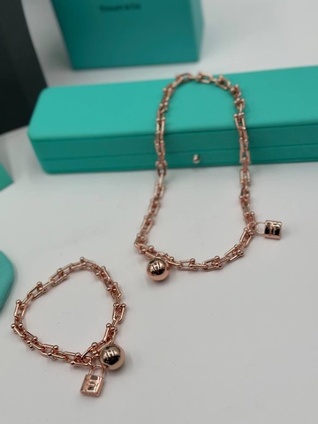 Цепь и браслет розовые Tiffany