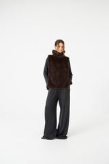 Манишка из эко-меха