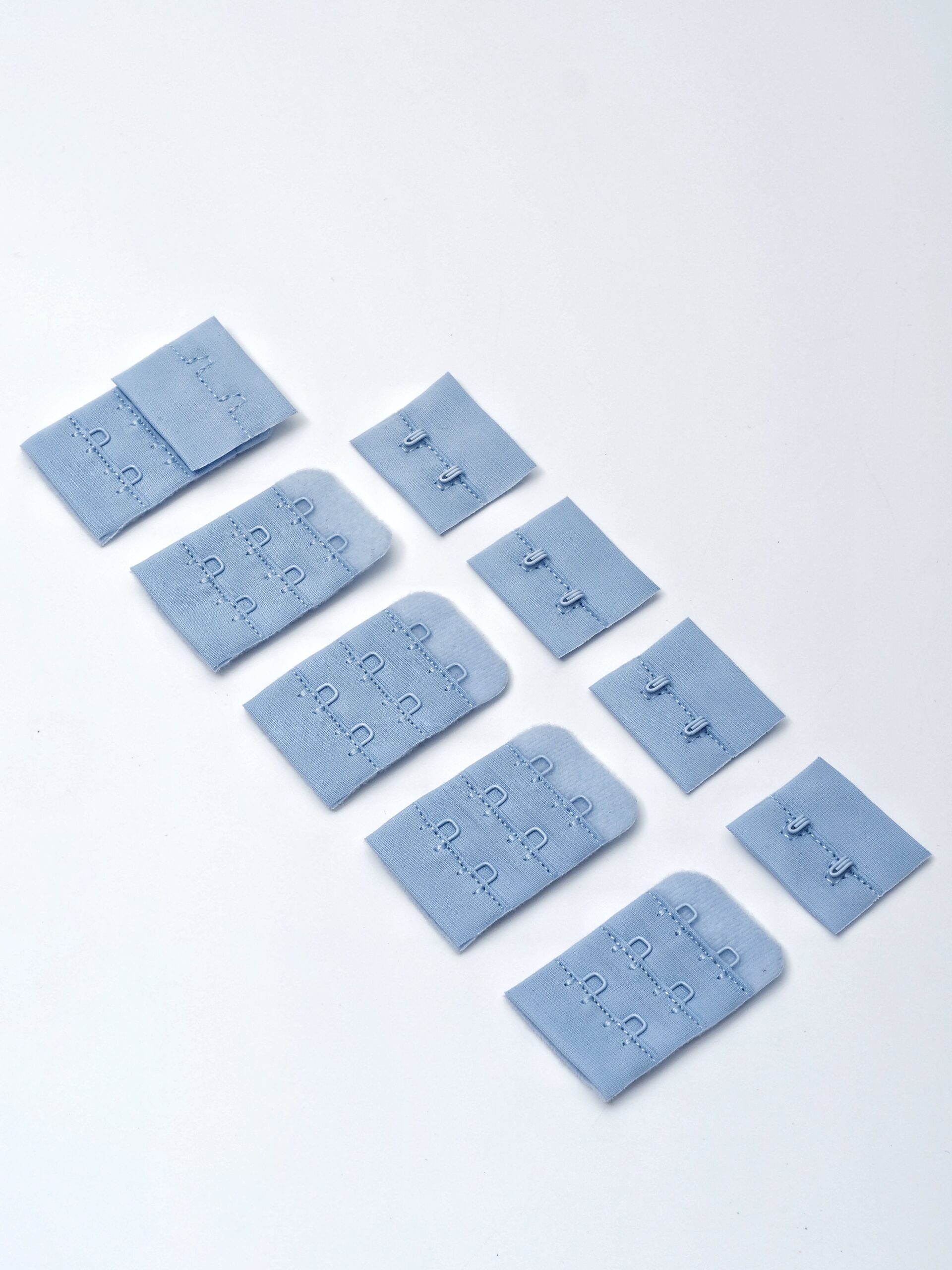 Застежка для бюстгальтера цвет нежно-голубой с крючками 2х3