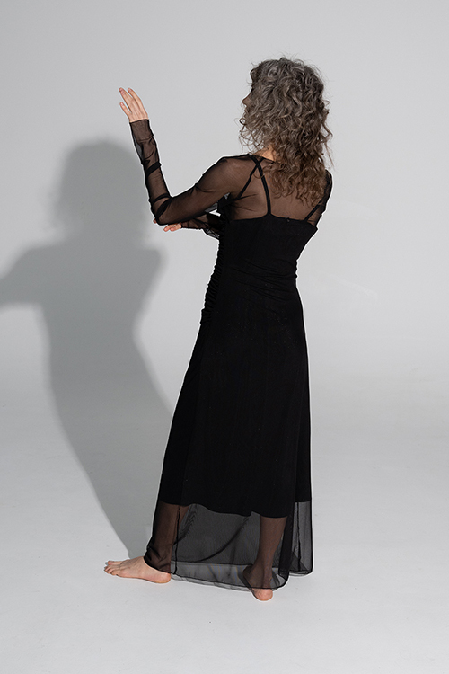 Прозрачное черное платье из сетки