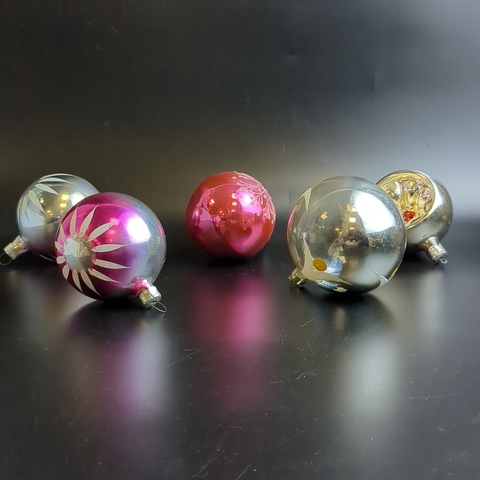 Ёлочные игрушки набор из 5 разных штук, шарики с росписью стекло, подвесные, винтаж СССР 1960-1980 гг. Советские ёлочные игрушки и украшения. Состояние и комплектация на фото.