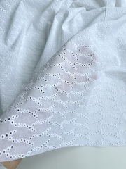 Шитье на батисте, Листья