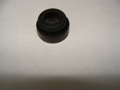 втулка уплотнительная крышки клапанов ГАЗ-53,66,ПАЗ (резина)