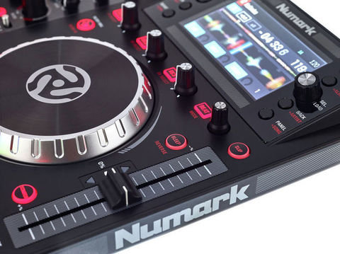 NUMARK NVII 4-х канальный USB DJ-контроллер