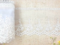 Вышивка на сетке, ш. 16 см, белый