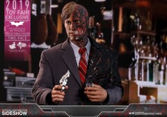 Фигурка Hot Toys DC The Dark Knight: Two-Face