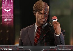 Фигурка Hot Toys DC The Dark Knight: Two-Face
