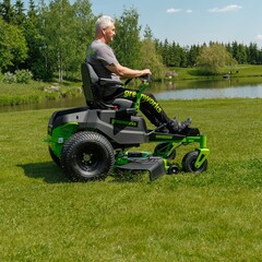 Райдер садовый Greenworks GC82ZT107 82V (107 см) Zero Turn CrossoverT аккумуляторный с нулевым радиусом разворота