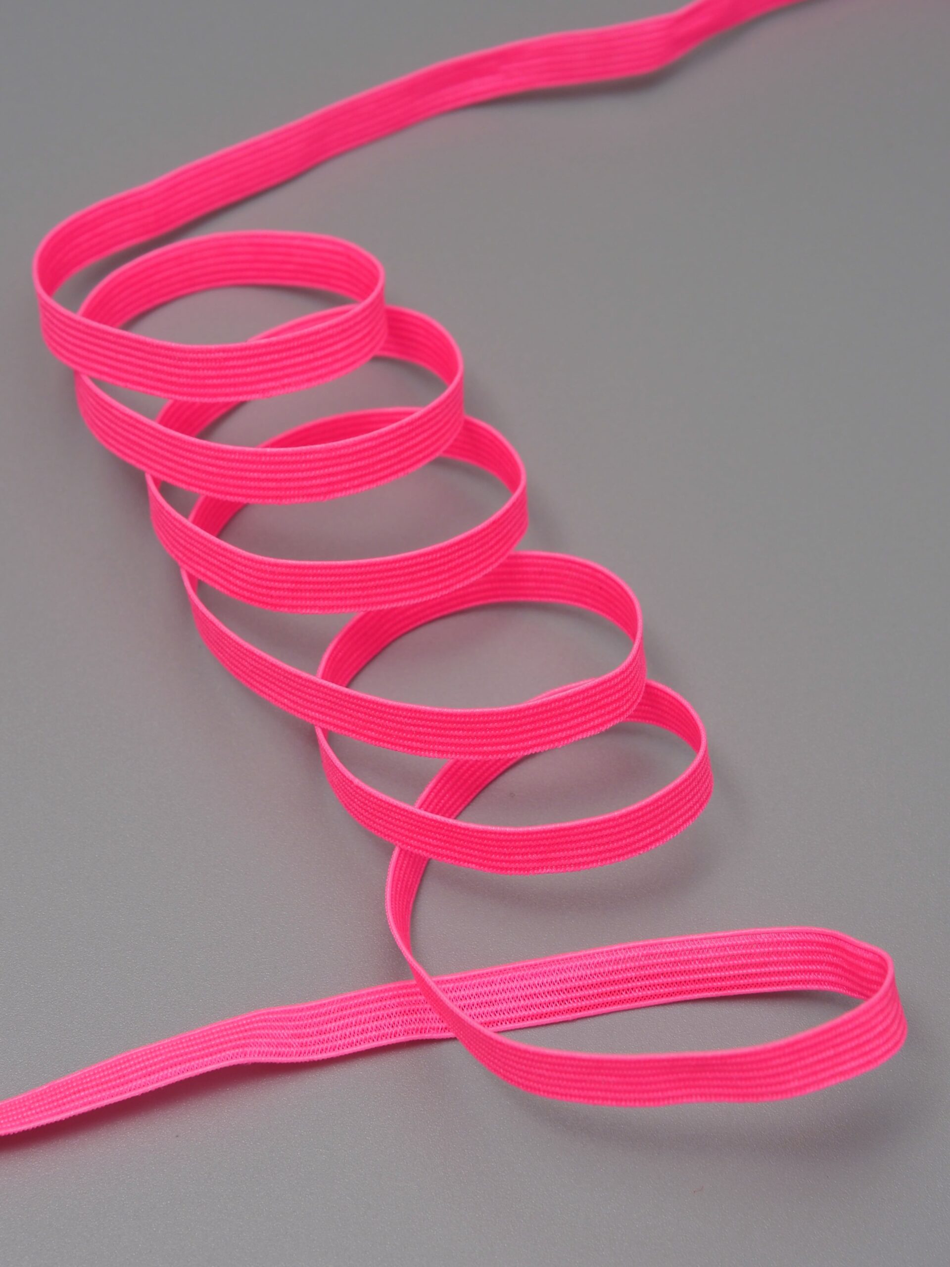 Резинка узкая бельевая розовая неоновая ширина 6 мм