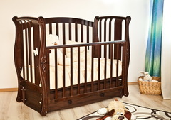 С 551 Кровать детская "Ярослава" резьба №11 декор №2 (Бабочка) (ваниль)