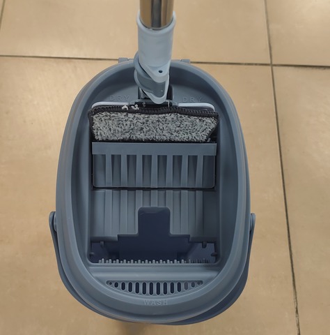 Набор для уборки (Швабра для мытья полов с телескопической ручкой, насадка из микрофибры, ведро с отжимом)