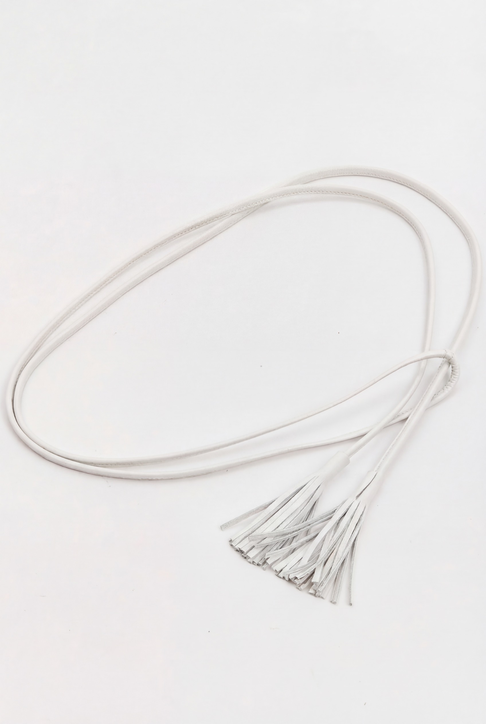 Пояс-шнурок с кисточками  из натуральной кожи, белый
