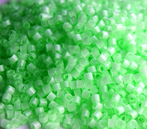 DB-1858 Бисер цилиндрический Миюки делика 11/0 /Miyuki delica 11/0 Silk Inside Dyed Mint Green