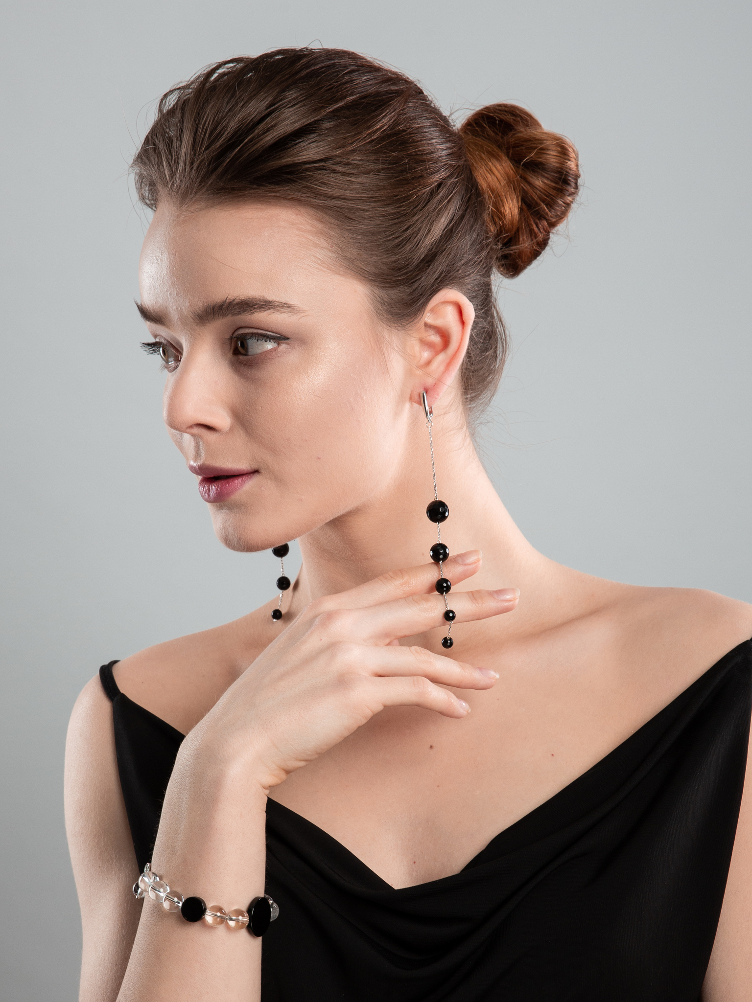 Серьги асимметричные с черным агатом