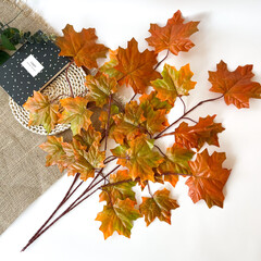 Кленовые листья на ветке, осенний декор, 70 см, листья клена 9,5 - 13 см, набор 2 ветки