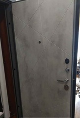 Входная металлическая дверь Бункер БН-14 Американский орех ФЛ-291 Бетон серый (светлый)