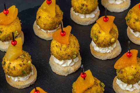 Курага с сырным трюфелем в фисташках, 20 шт.