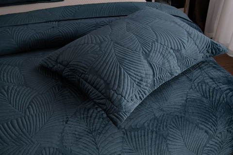 Покрывало 240х260 и 2 наволочки Sofi De MarkO Ноэль синее