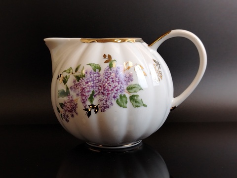 Сливочник фарфоровый из сервиза "Сирень", Дулево ФЗ, роспись, золочение, винтаж СССР 1966 год