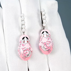 94027503-sergi-matreshki-iz-serebra-s-rozovoj-ehmalyu