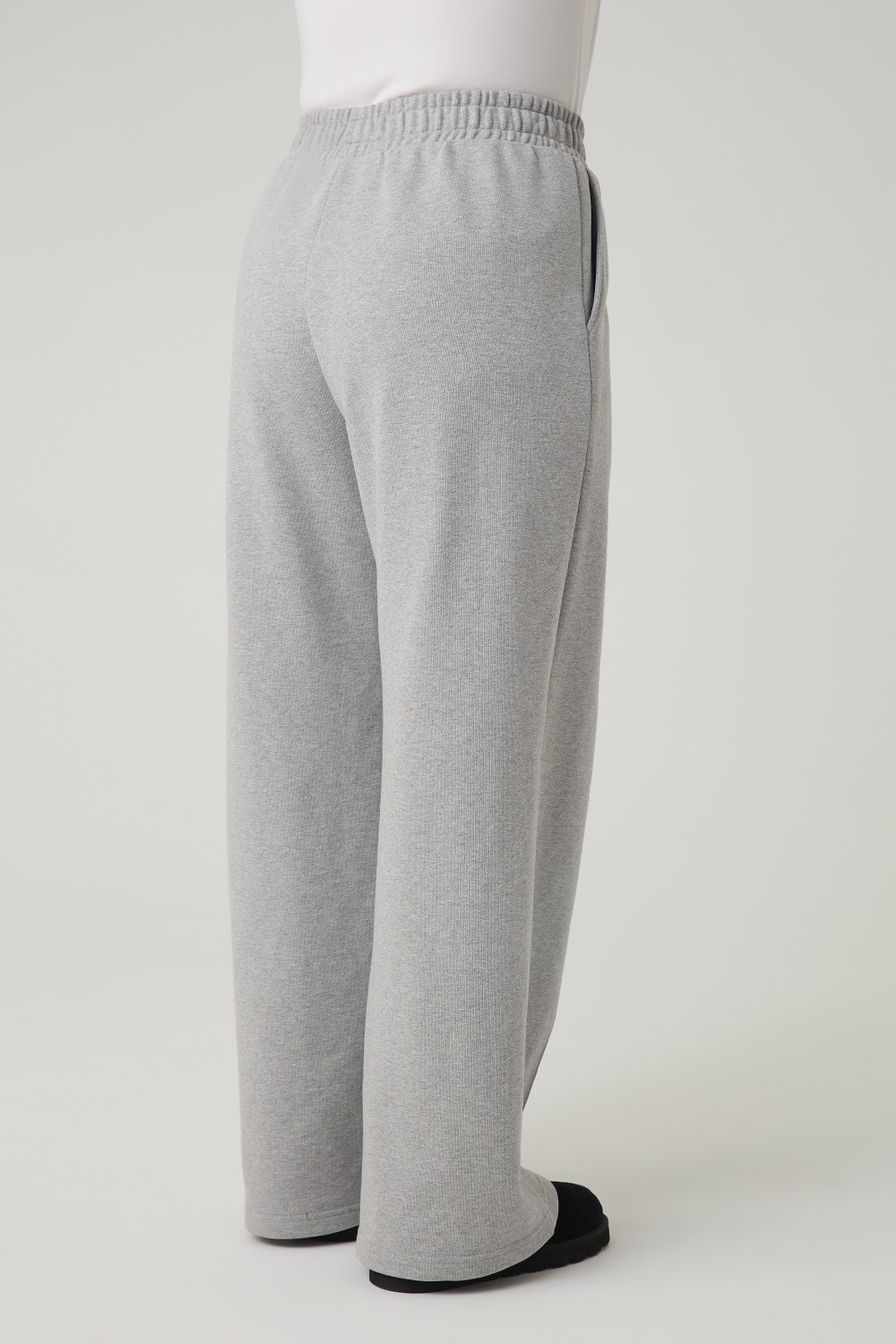 Брюки широкие со стрелками из футера, серый меланж