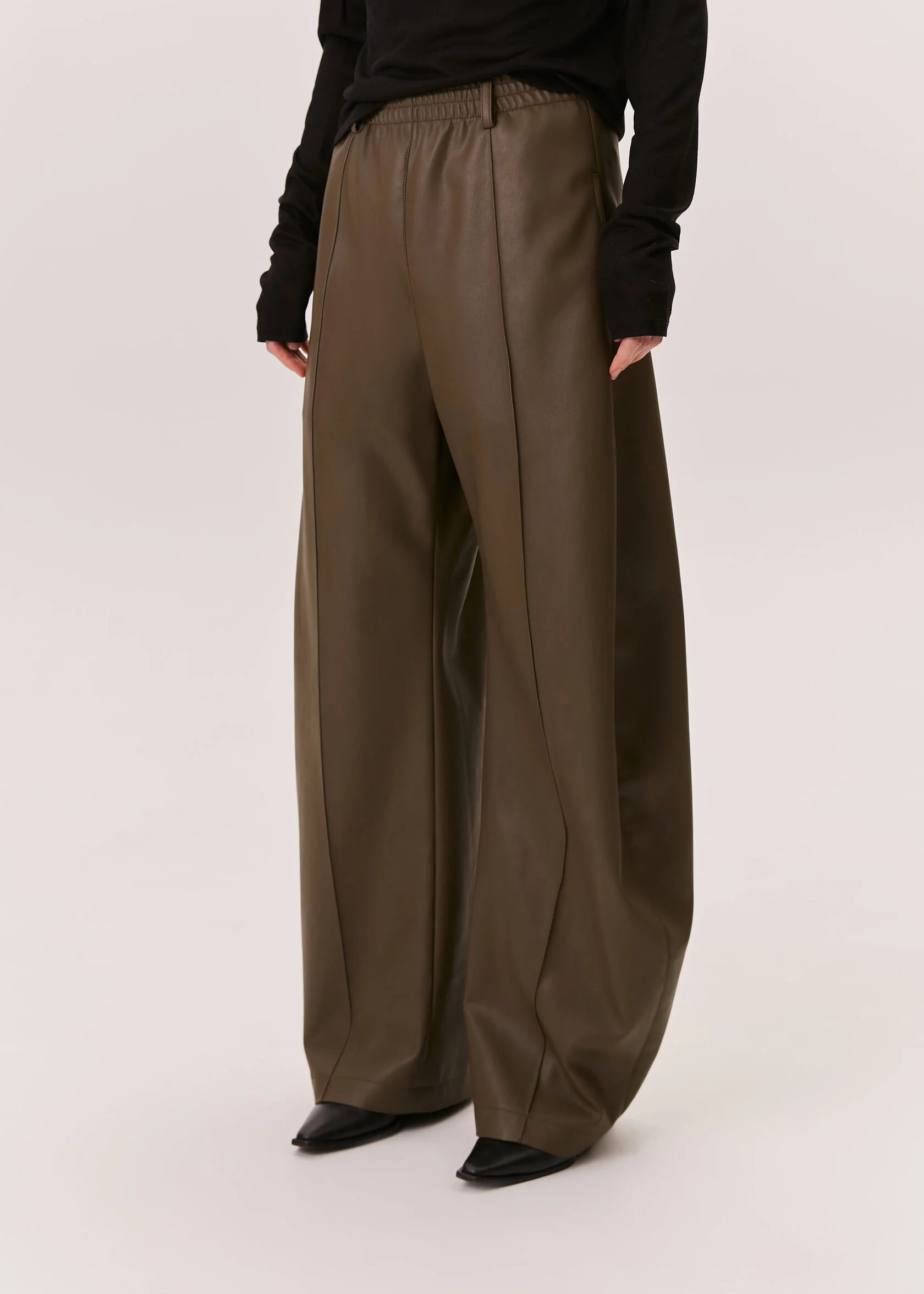 Брюки MAGIC FLOWERS оливкового цвета