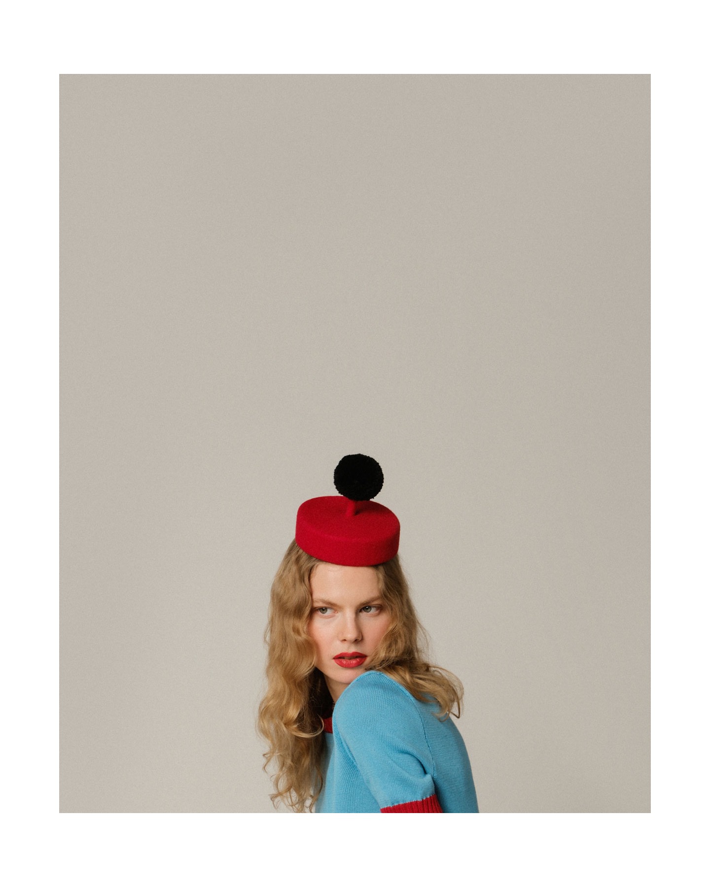 Берет с помпоном