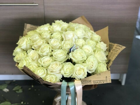 31 белая роза Мондиаль