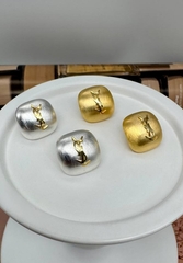 27344-sergi-pusety-kvadratnye-okruglye-iz-latuni-ysl